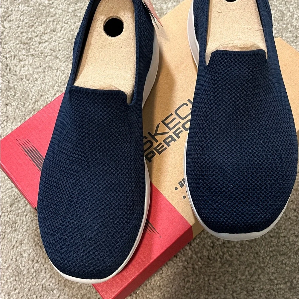 NWOT Womens Skechers Quick Fit slip on navy mesh shoes - 7.5W - Picture 2 of 8